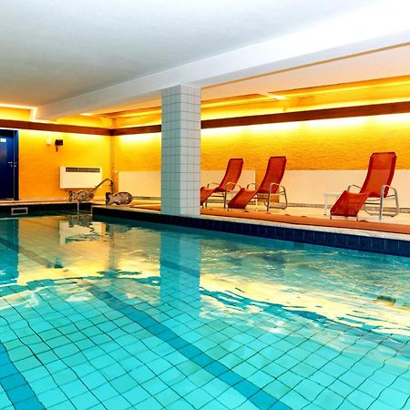 Hotel Meran Hallenbad & Sauna Saarbrücken Zewnętrze zdjęcie