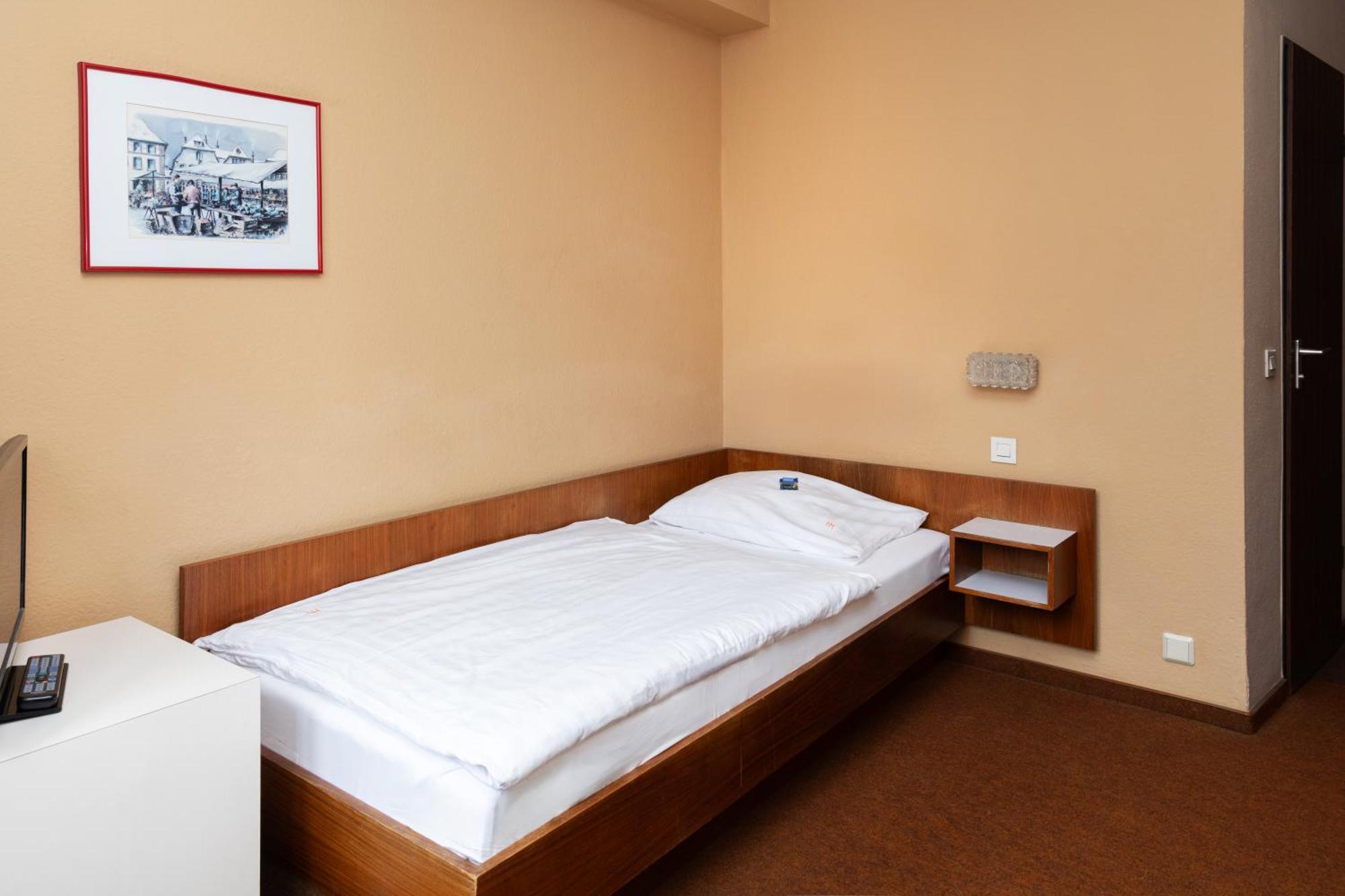 Hotel Meran Hallenbad & Sauna Saarbrücken Zewnętrze zdjęcie
