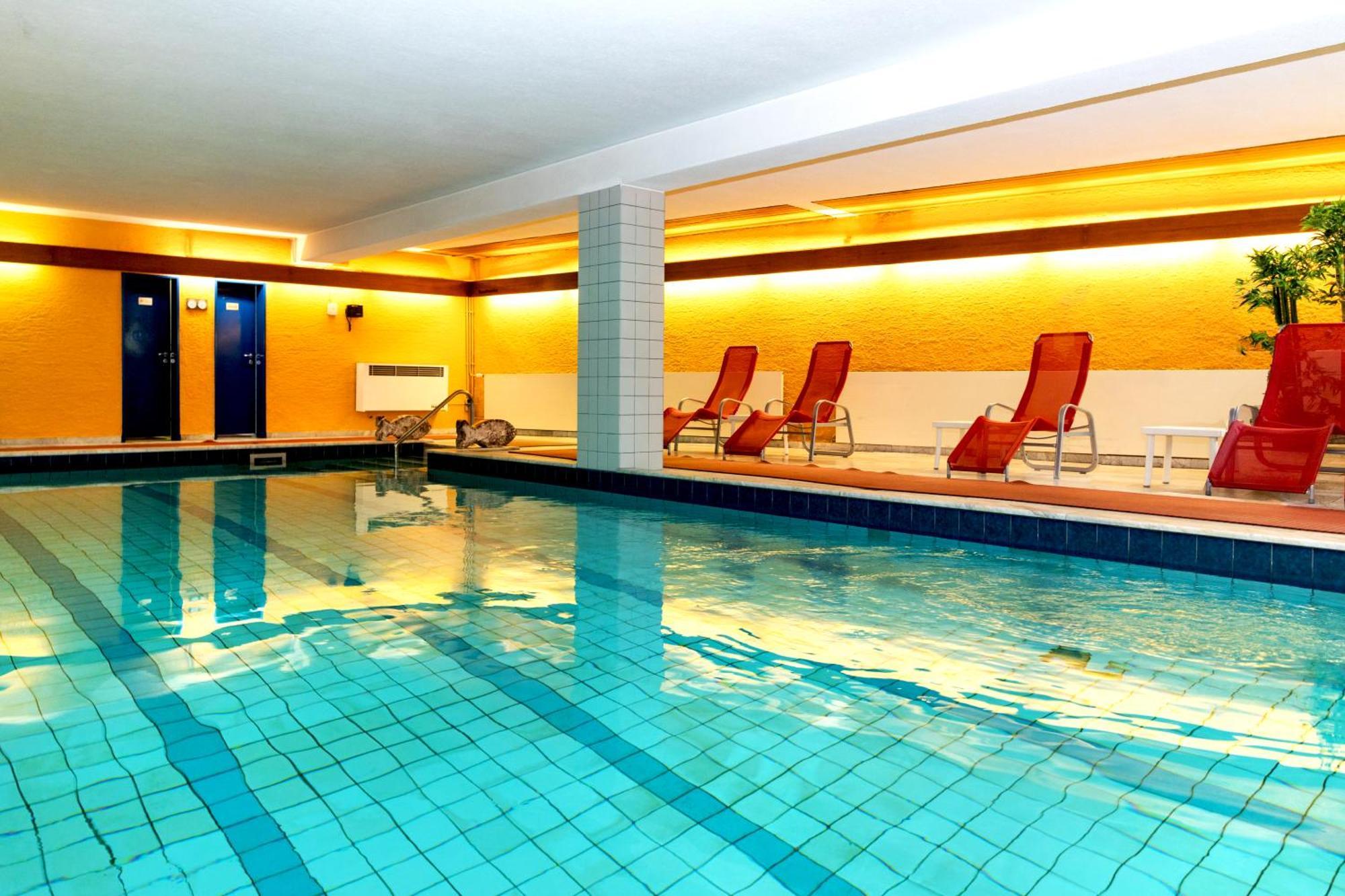 Hotel Meran Hallenbad & Sauna Saarbrücken Zewnętrze zdjęcie