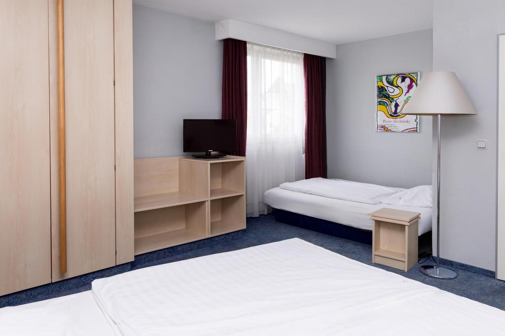 Hotel Meran Hallenbad & Sauna Saarbrücken Zewnętrze zdjęcie